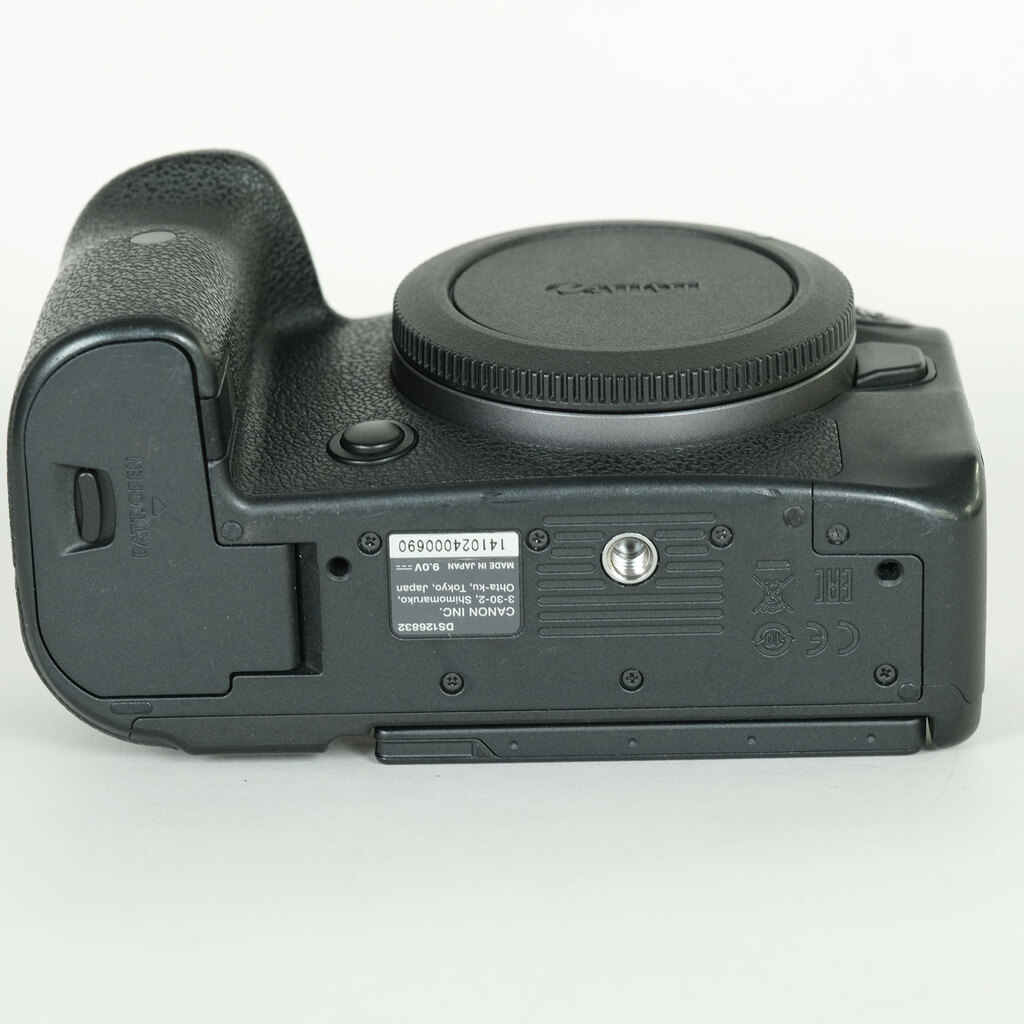 Canon EOS R6 Canon EOS R6