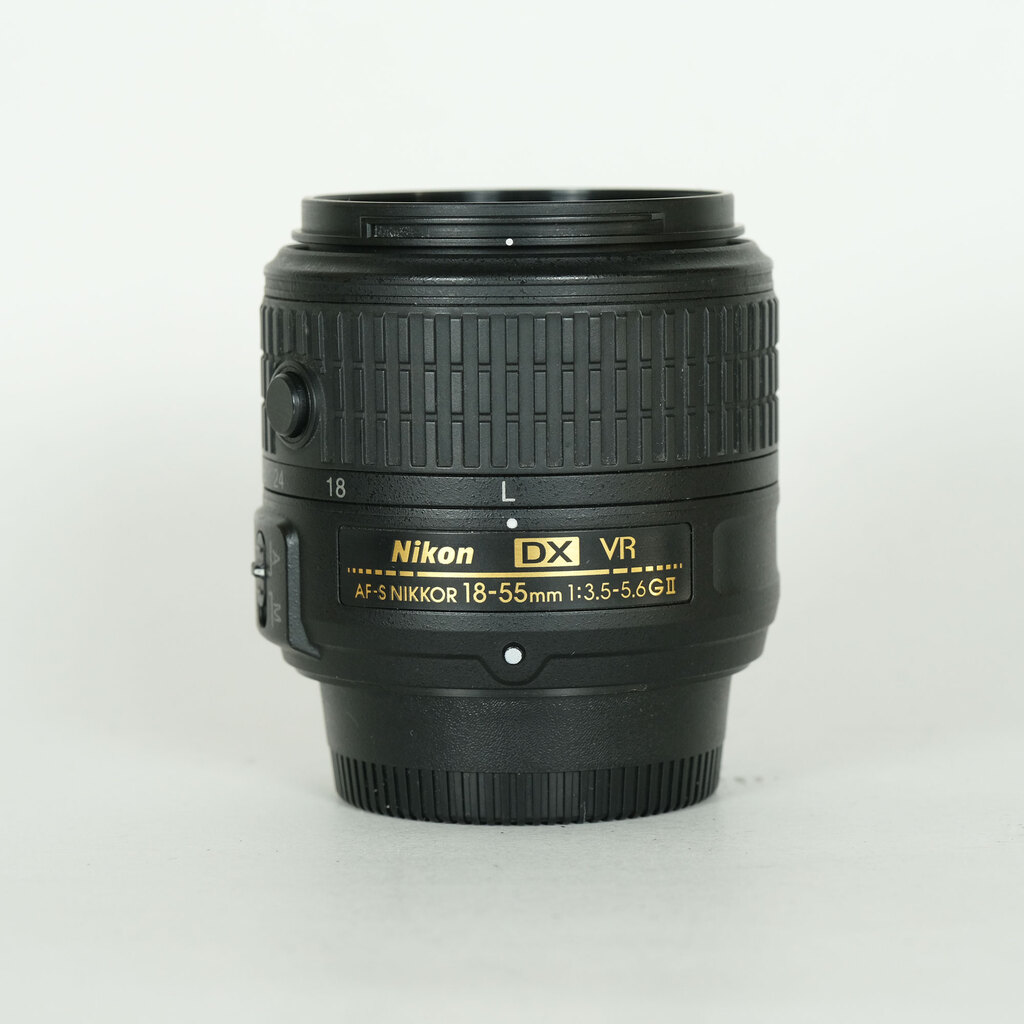 Nikon AF-S DX NIKKOR 18-55mm f3.5-5.6G VR II