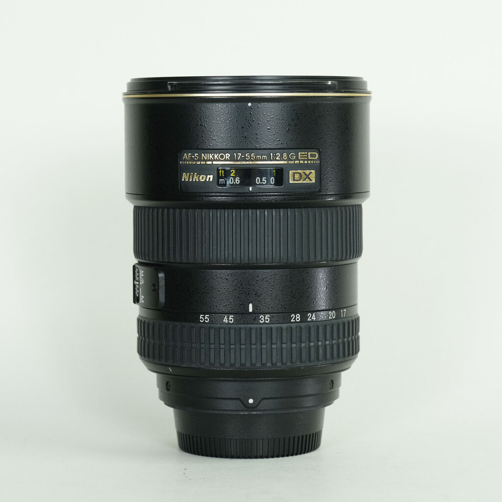 Nikon AF-S DX Zoom-Nikkor 17-55mm f/2.8G IF-ED Nikon AF-S DX Zoom-Nikkor 17-55mm f/2.8G IF-ED