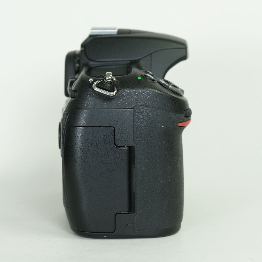 Nikon D300 ボディ