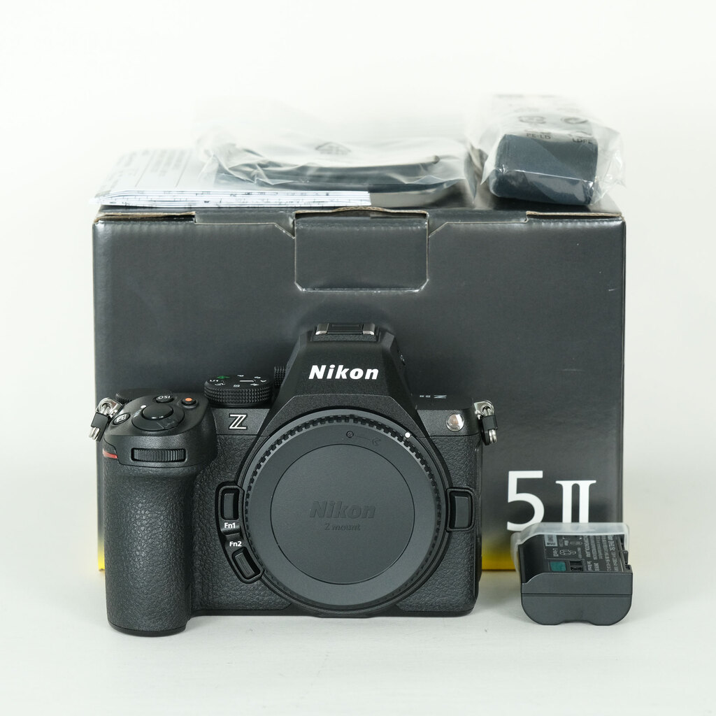 Nikon Z5II [�{�f�B]