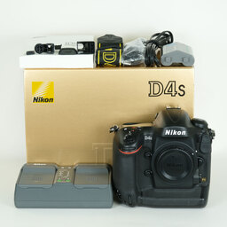 Nikon D4S