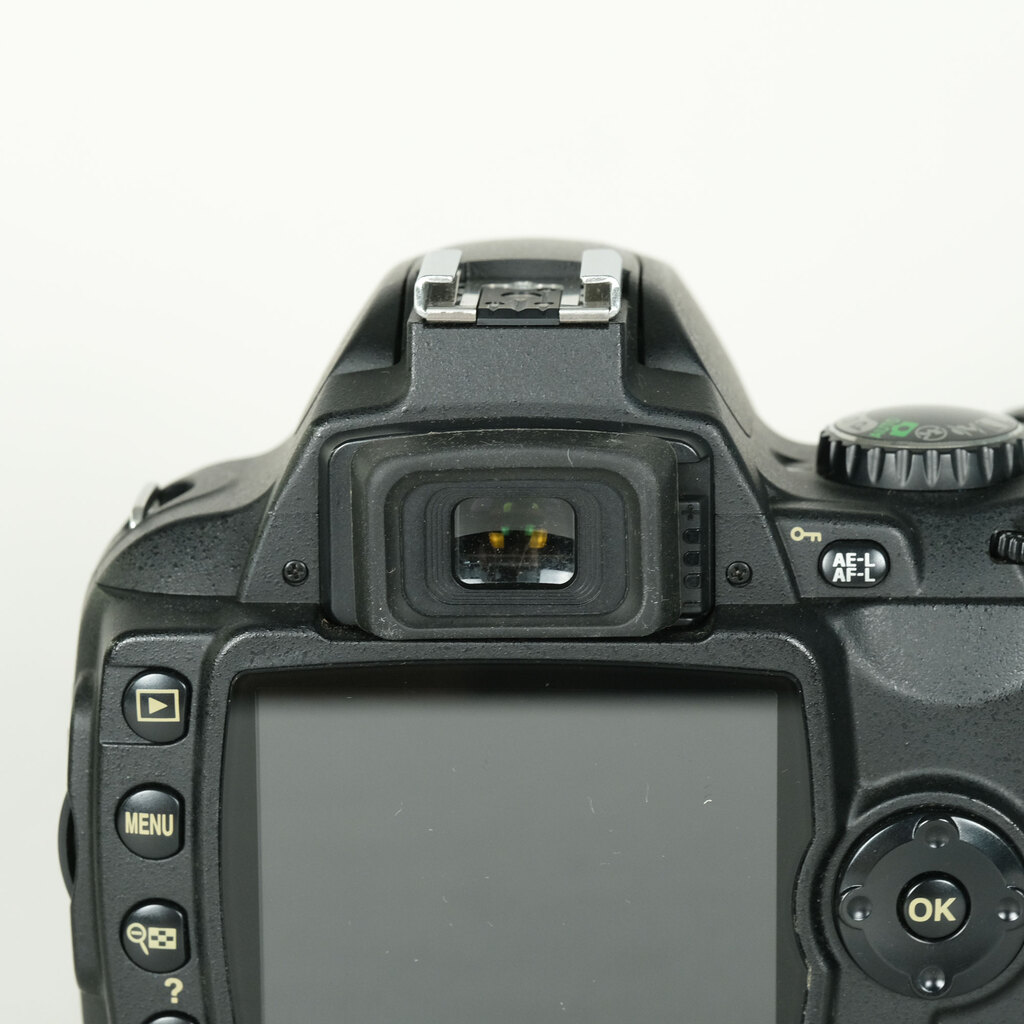 Nikon D40 ブラックボディの出品 | ONE SCENE（ワンシーン）