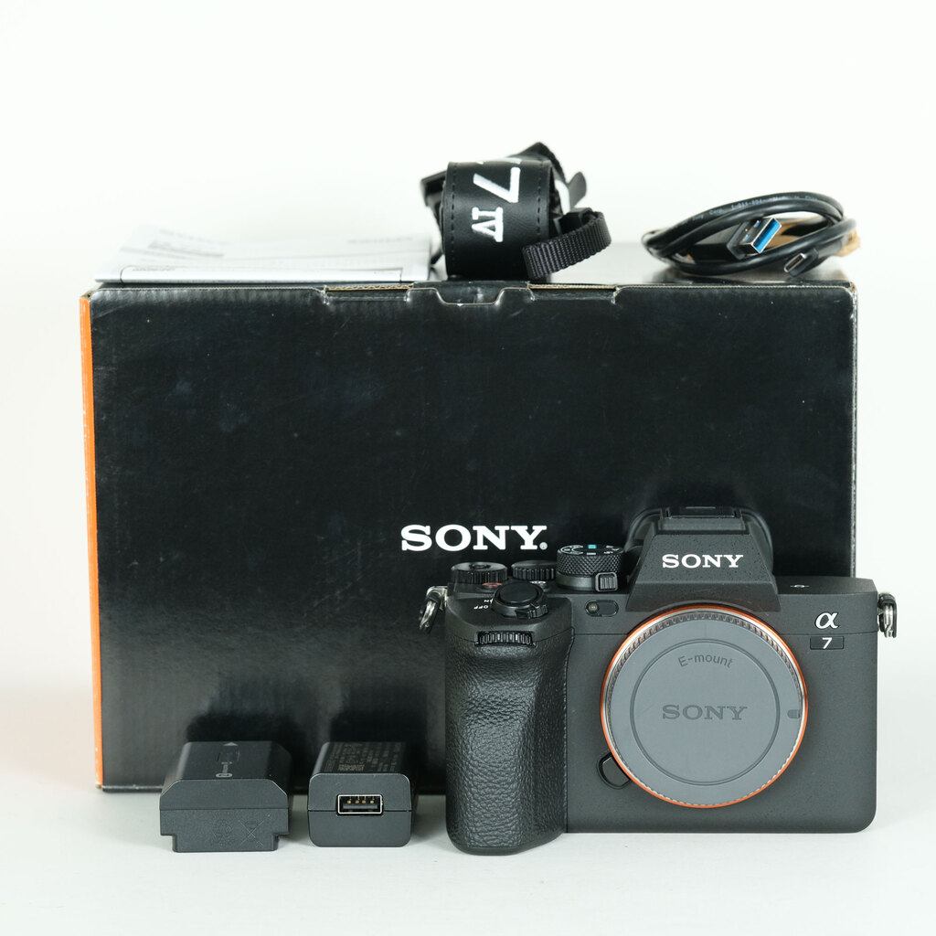 SONY α7 IV（ILCE-7M4）の出品 | ONE SCENE（ワンシーン）