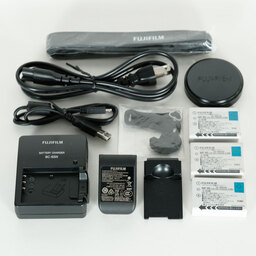 FUJIFILM X70 ブラック