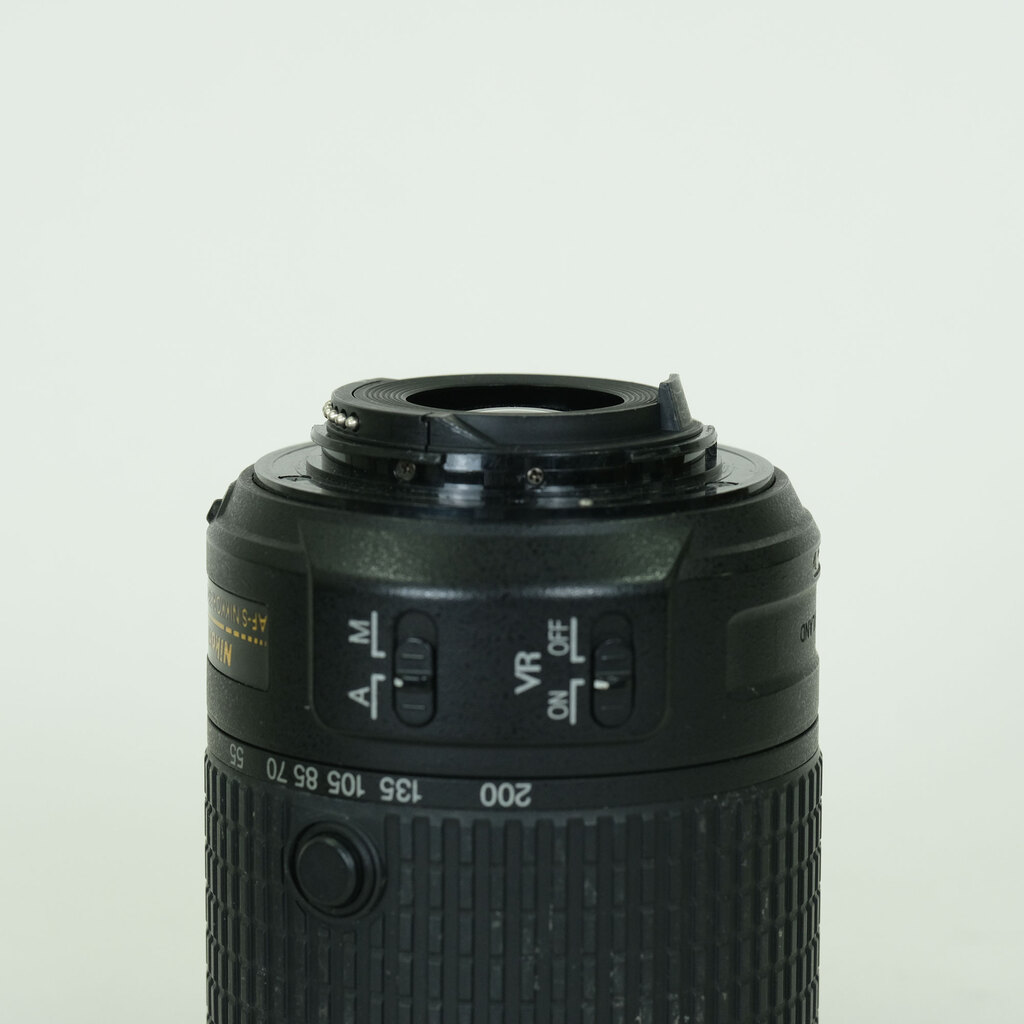Nikon AF-S DX NIKKOR 55-200mm F4-5.6G ED VR II Nikon AF-S DX NIKKOR 55-200mm F4-5.6G ED VR II
