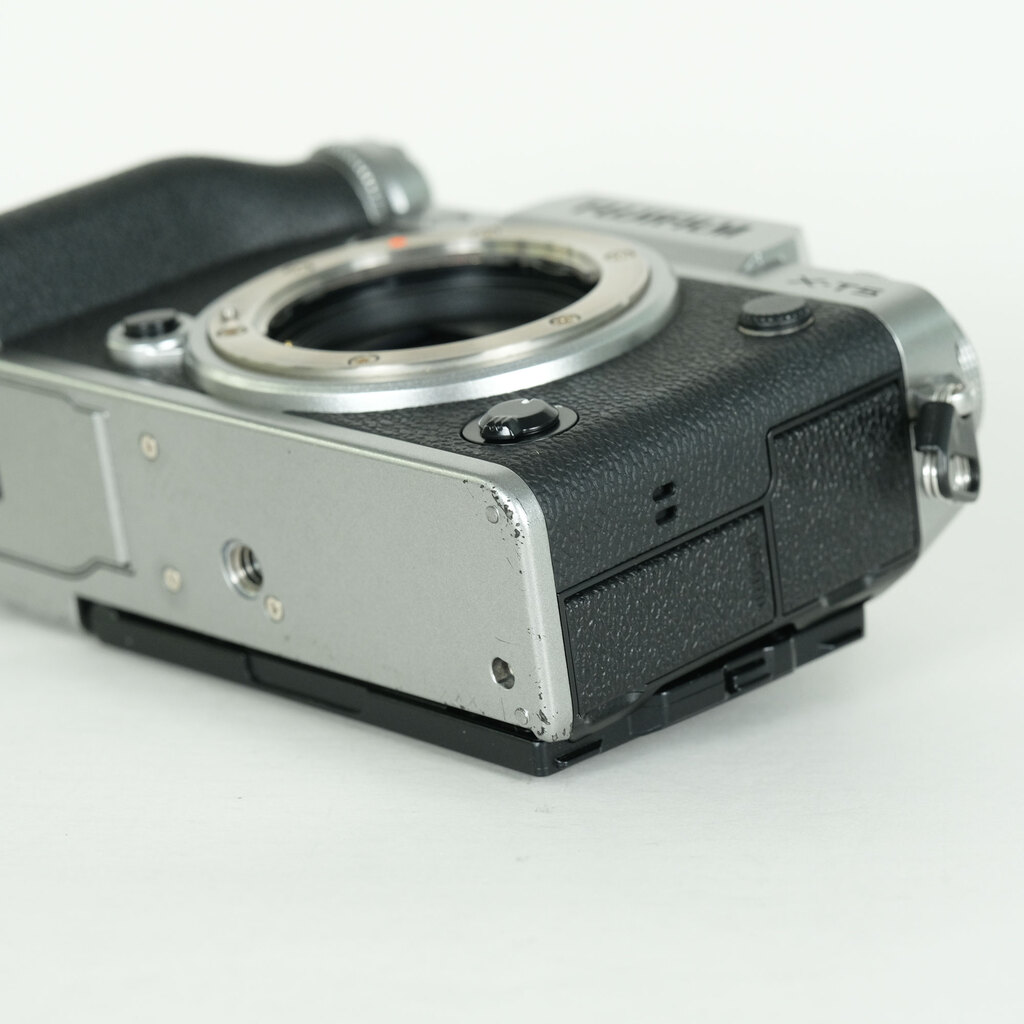 FUJIFILM X-T5
