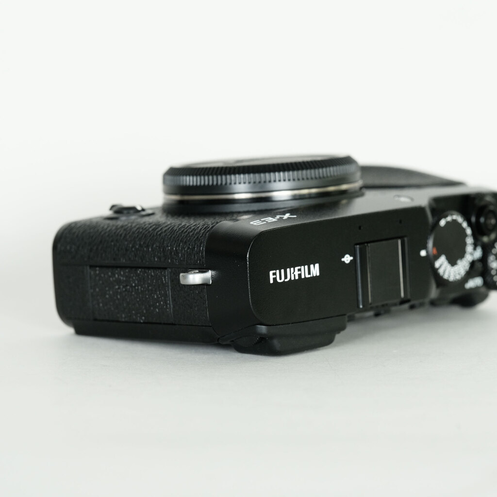 FUJIFILM X-E3