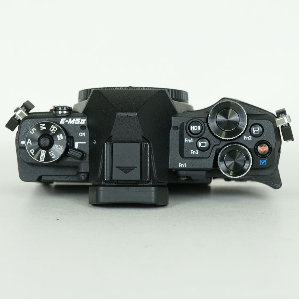 OLYMPUS OM-D E-M5 Mark II