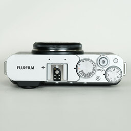 FUJIFILM X-E4