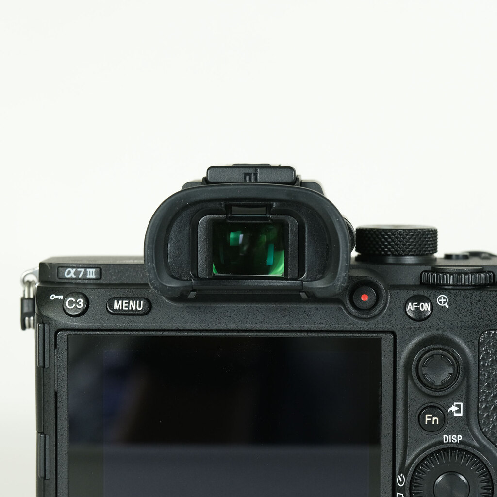 SONY α7 III(ILCE-7M3) SONY α7 III(ILCE-7M3)