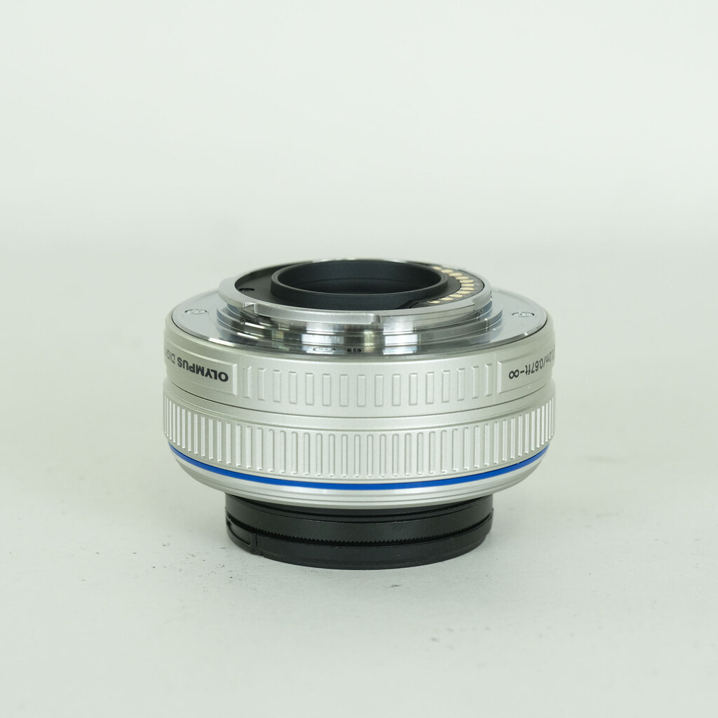 OLYMPUS M.ZUIKO DIGITAL 17mm F2.8 シルバー