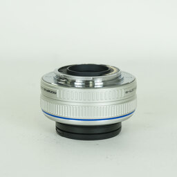 OLYMPUS M.ZUIKO DIGITAL 17mm F2.8 シルバー