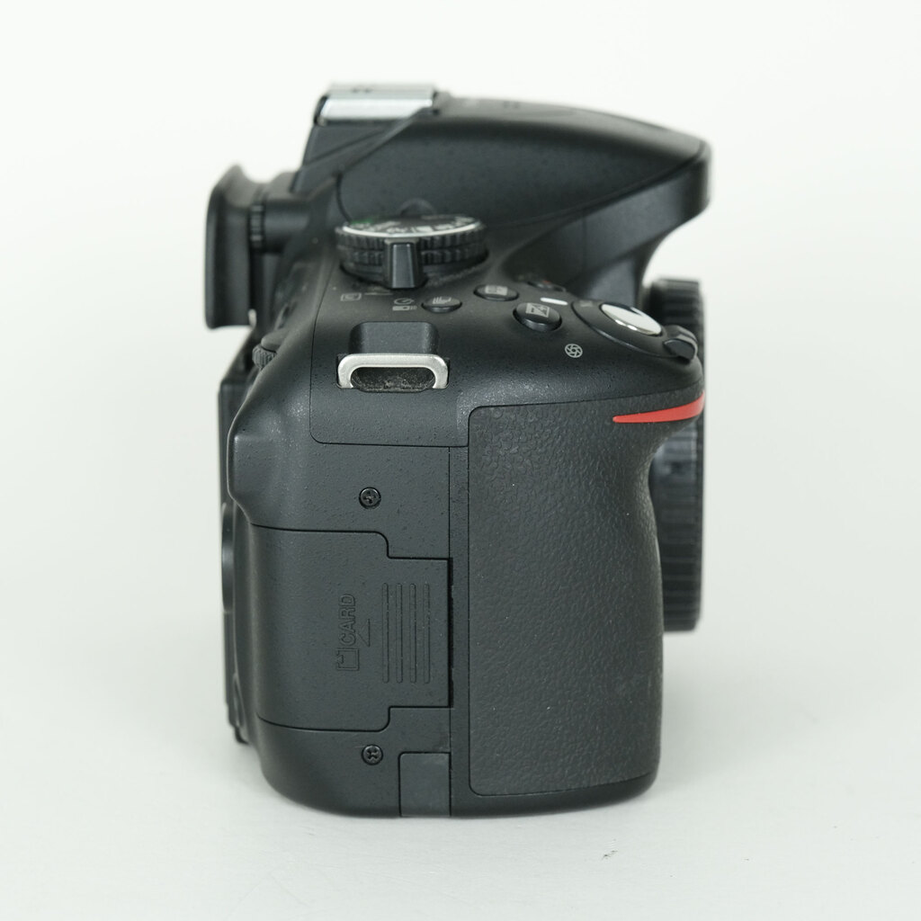 Nikon D5200 ボディ ブラックの出品 | ONE SCENE（ワンシーン）
