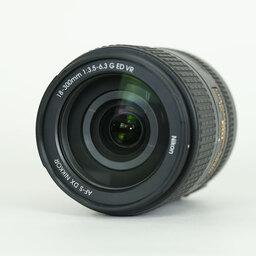 Nikon AF-S DX NIKKOR 18-300mm f/3.5-6.3G ED VR