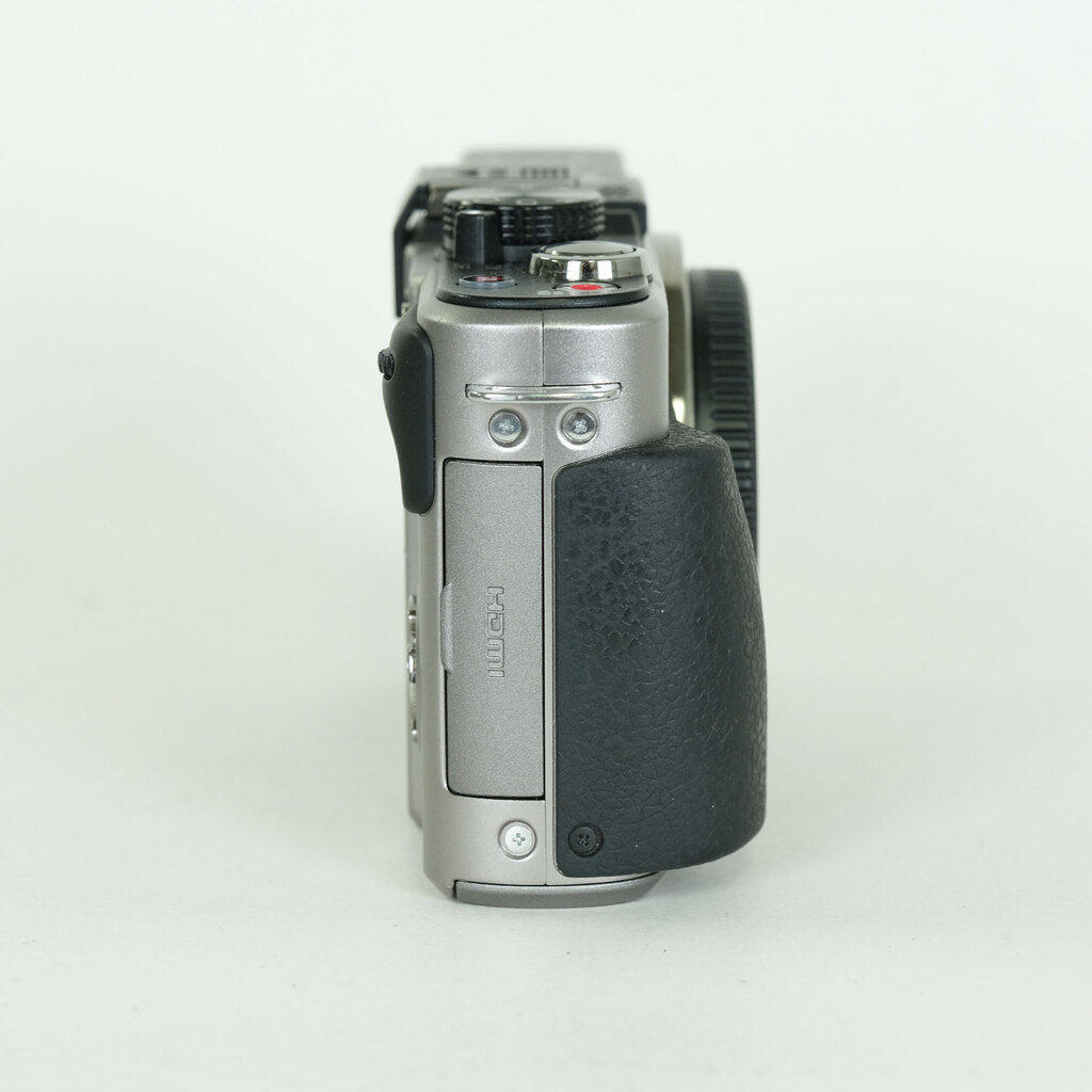 Panasonic LUMIX DMC-GX1-S ボディ ブレードシルバー