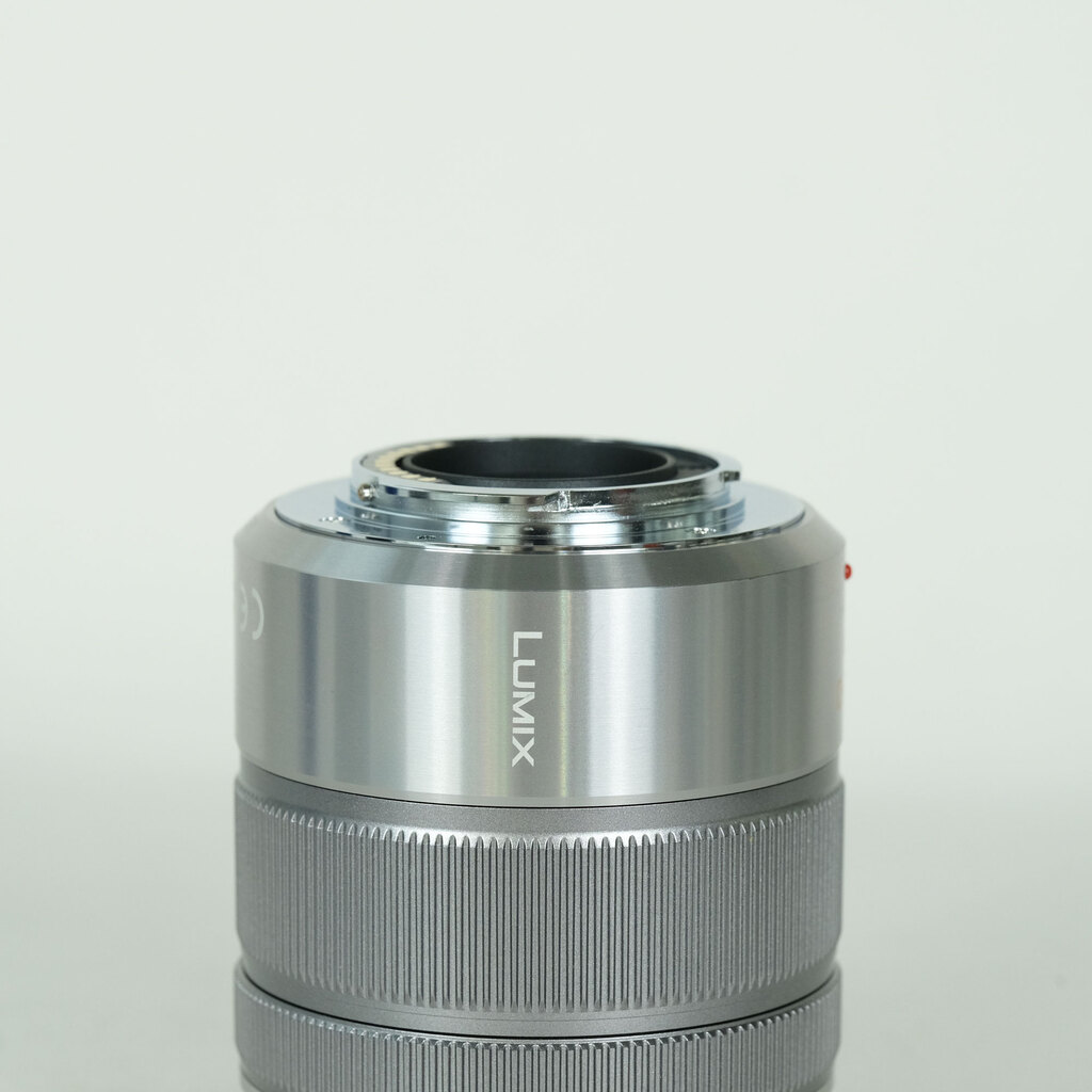 Panasonic LUMIX G VARIO 45-150mm / F4.0-5.6 ASPH. / MEGA O.I.S.の