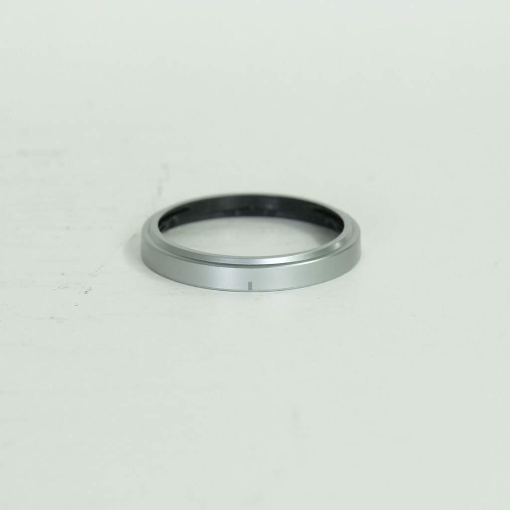 OLYMPUS M.ZUIKO DIGITAL 14-42mm F3.5-5.6IIR シルバー OLYMPUS M.ZUIKO DIGITAL 14-42mm F3.5-5.6IIR シルバー