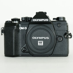 OLYMPUS OM-D E-M5 Mark III