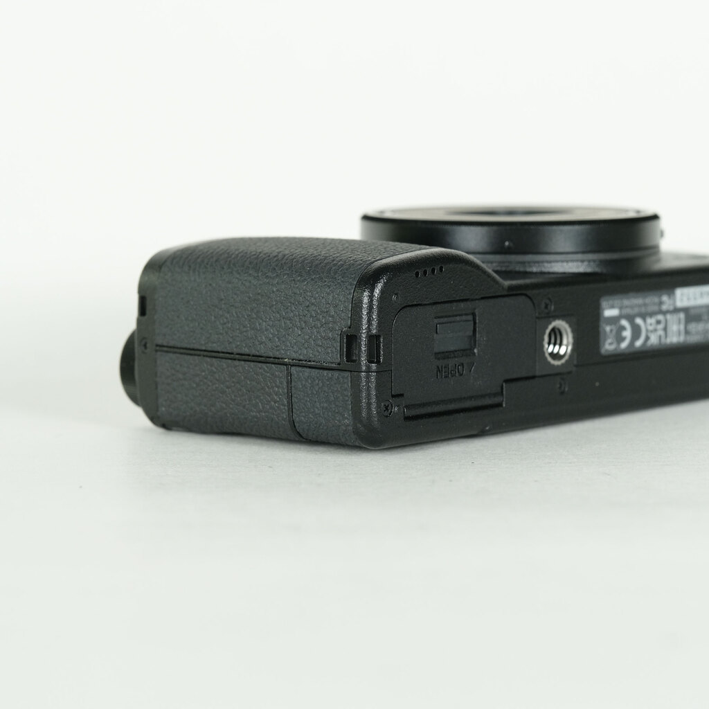 RICOH GR IIIxの出品 | ONE SCENE（ワンシーン）