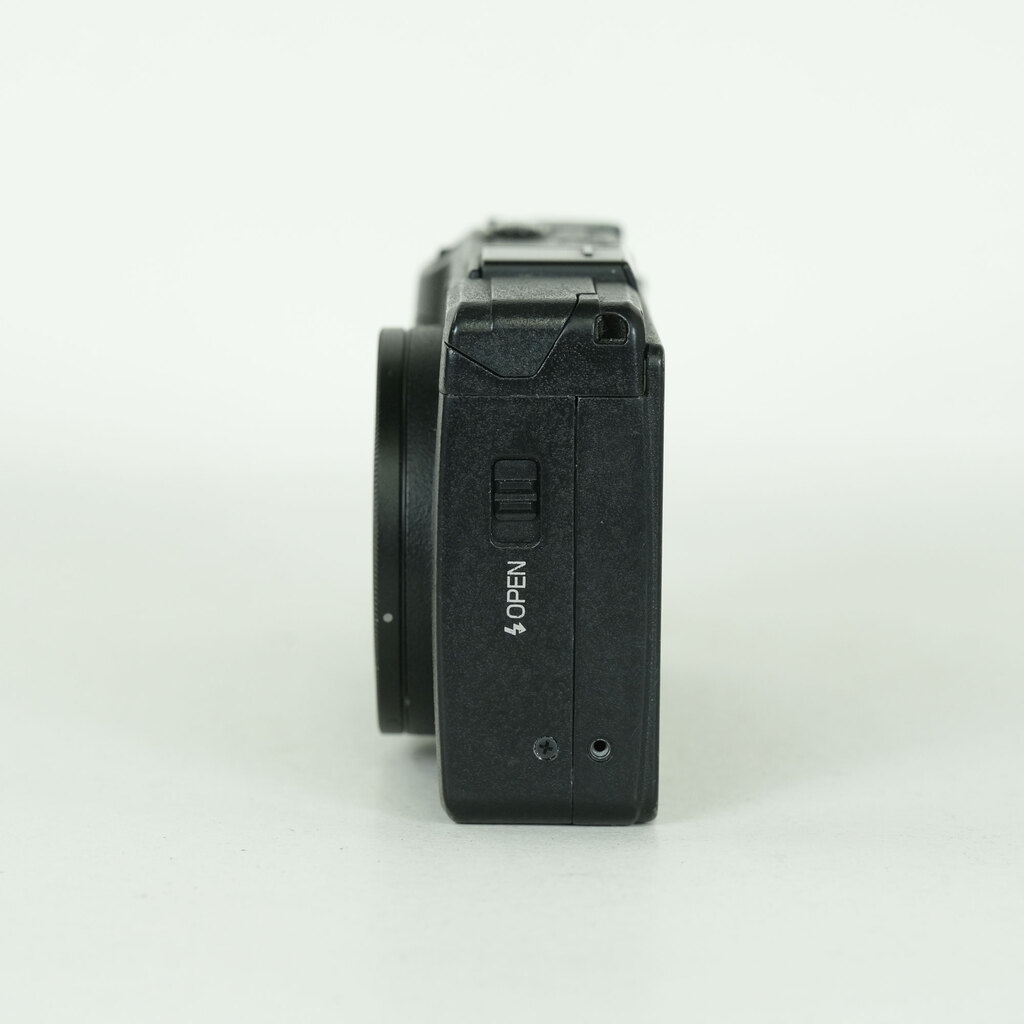 RICOH GR DIGITAL IV