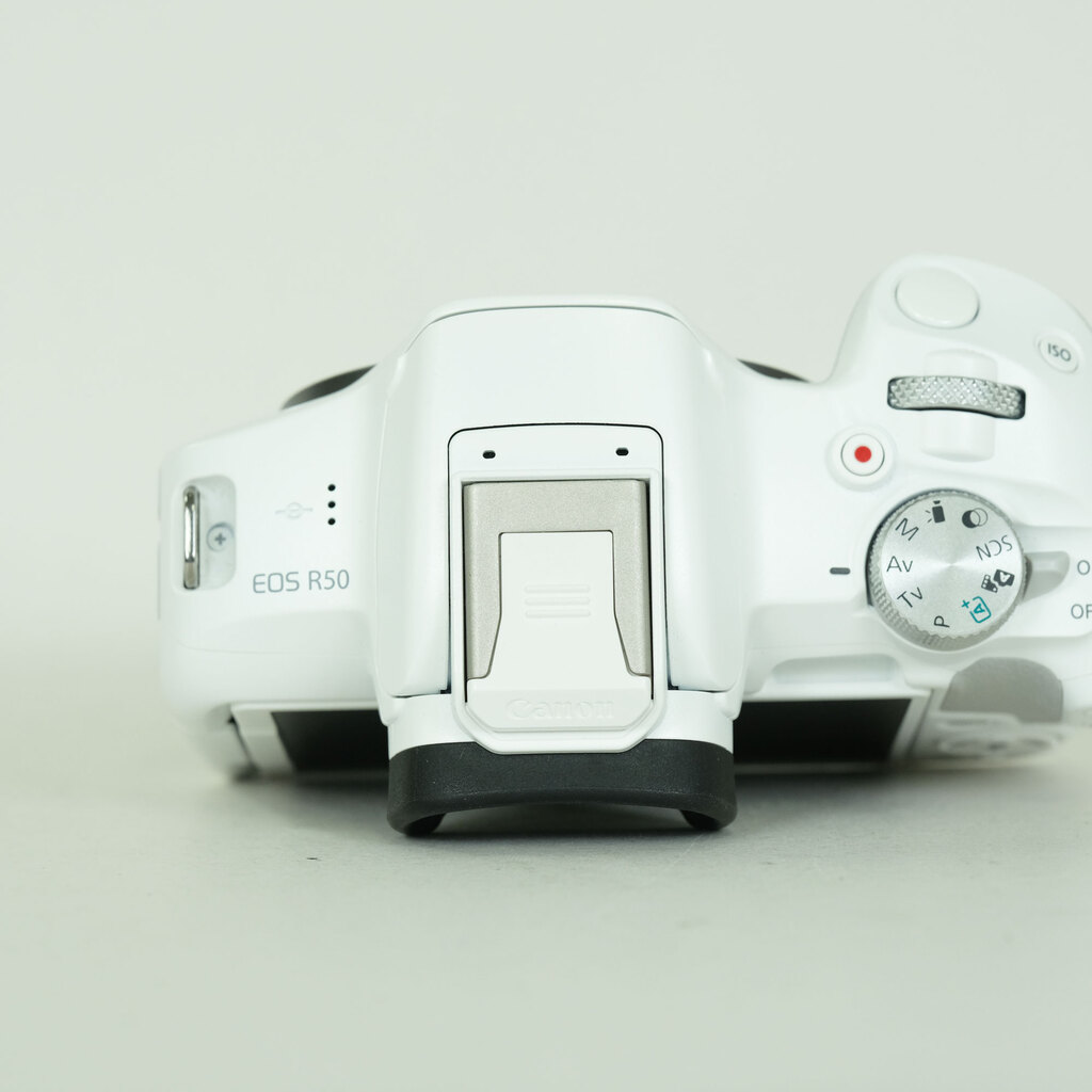 Canon EOS R50