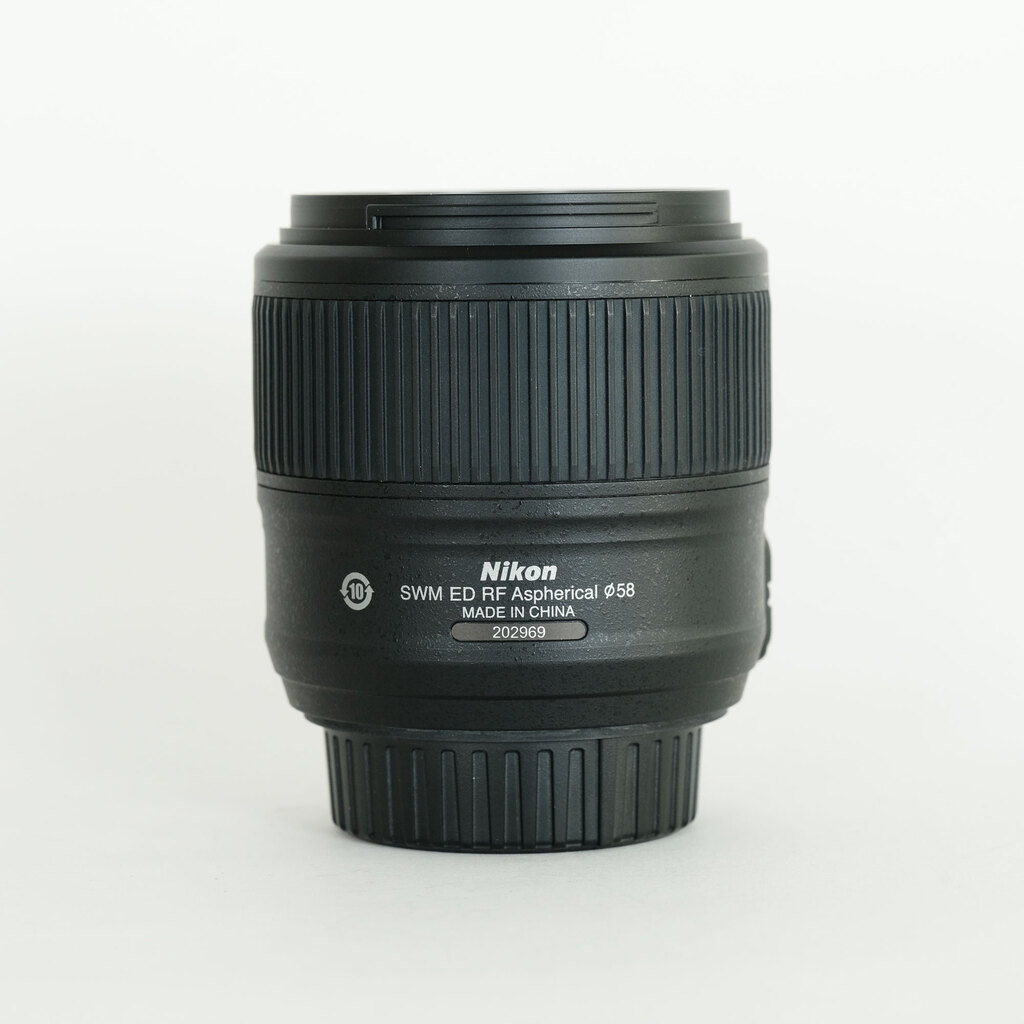 Nikon AF-S NIKKOR 35mm f/1.8G ED Nikon AF-S NIKKOR 35mm f/1.8G ED