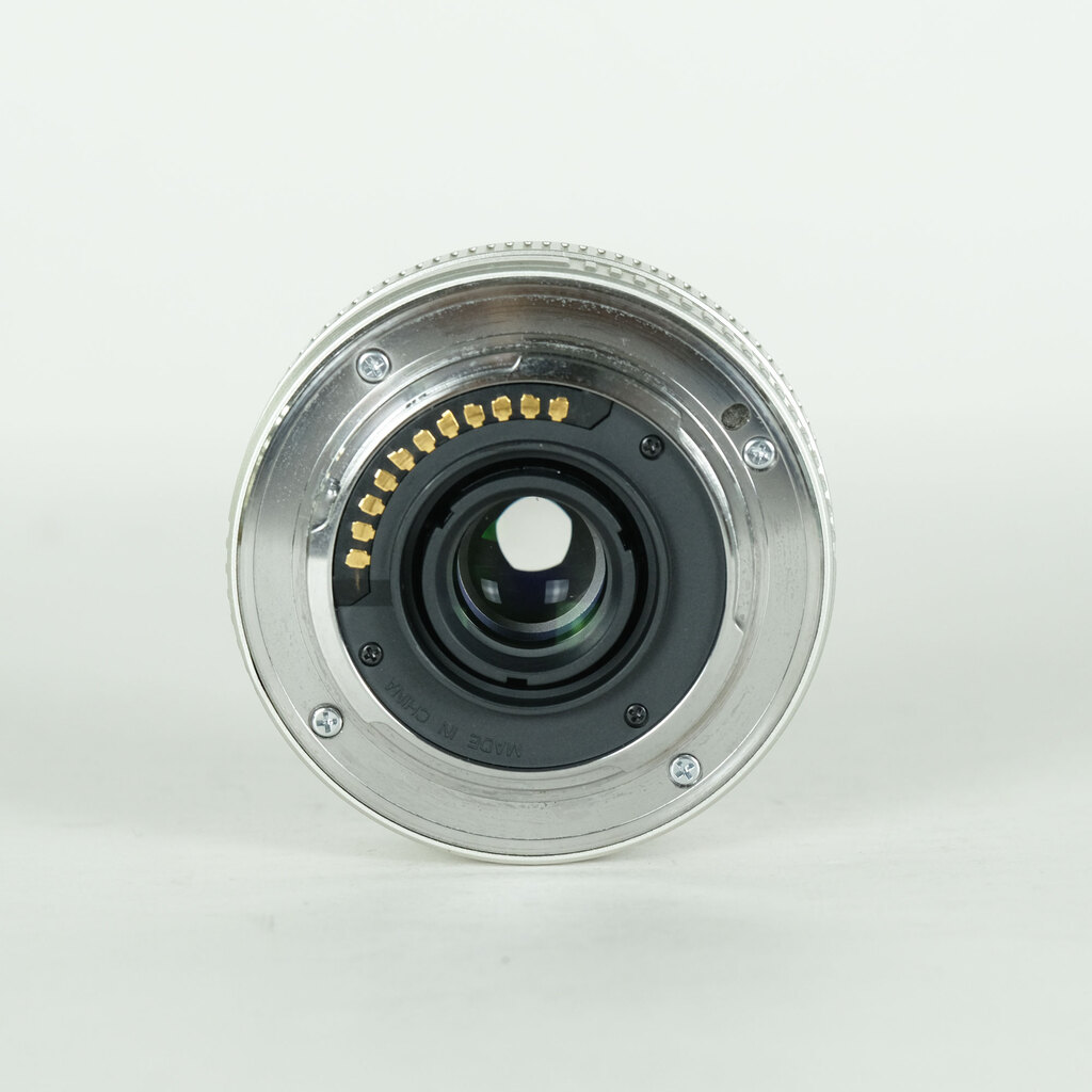 OLYMPUS ミラーレス一眼 レンズ ジャンク品 OLYMPUS M.ZUIKO DIGITAL 17mm F2.8 シルバーの出品 | ONE SCENE（ワン