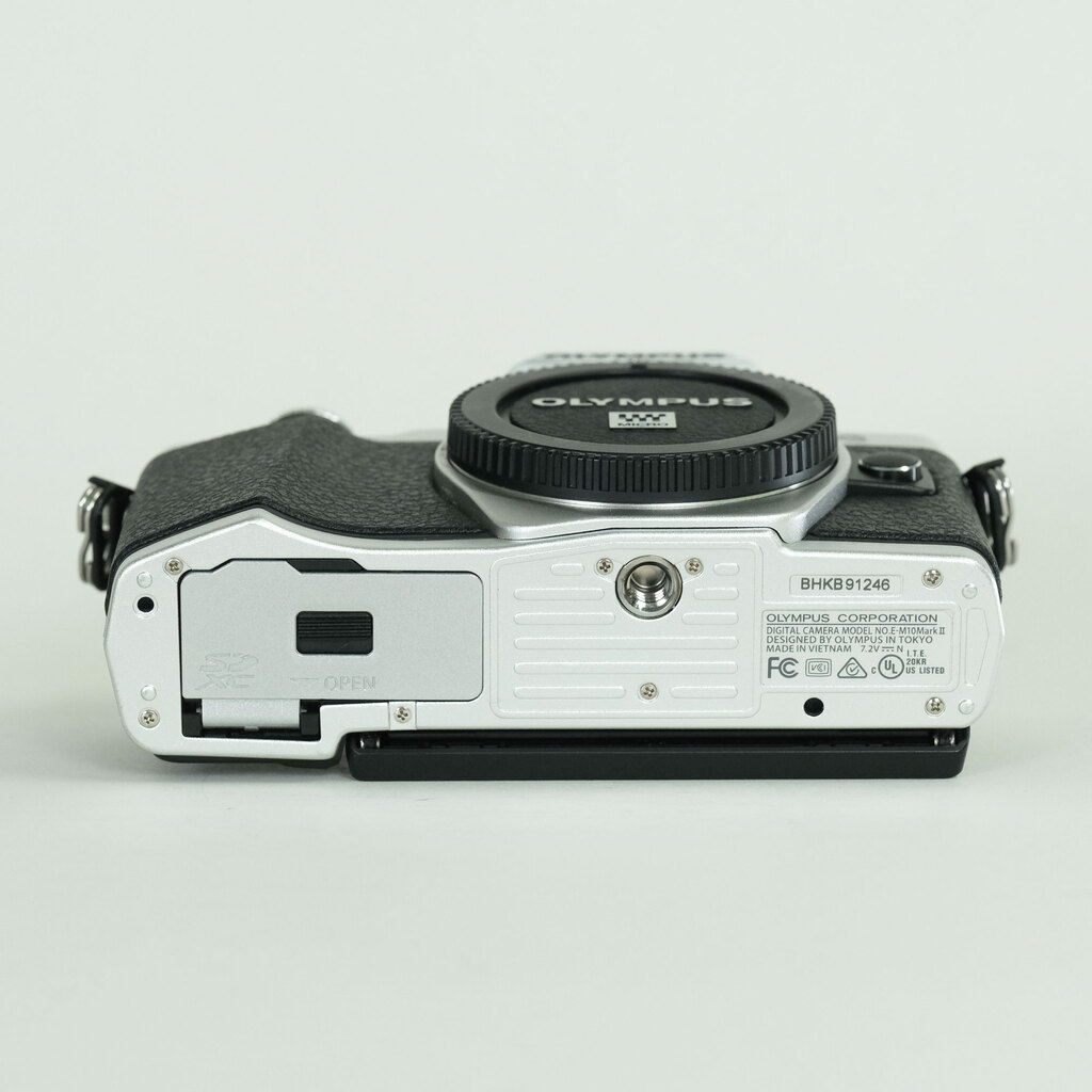 OLYMPUS OM-D E-M10 Mark II OLYMPUS OM-D E-M10 Mark II