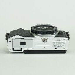 OLYMPUS OM-D E-M10 Mark II OLYMPUS OM-D E-M10 Mark II