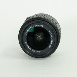 Nikon AF-S DX NIKKOR 18-55mm f3.5-5.6G VR II