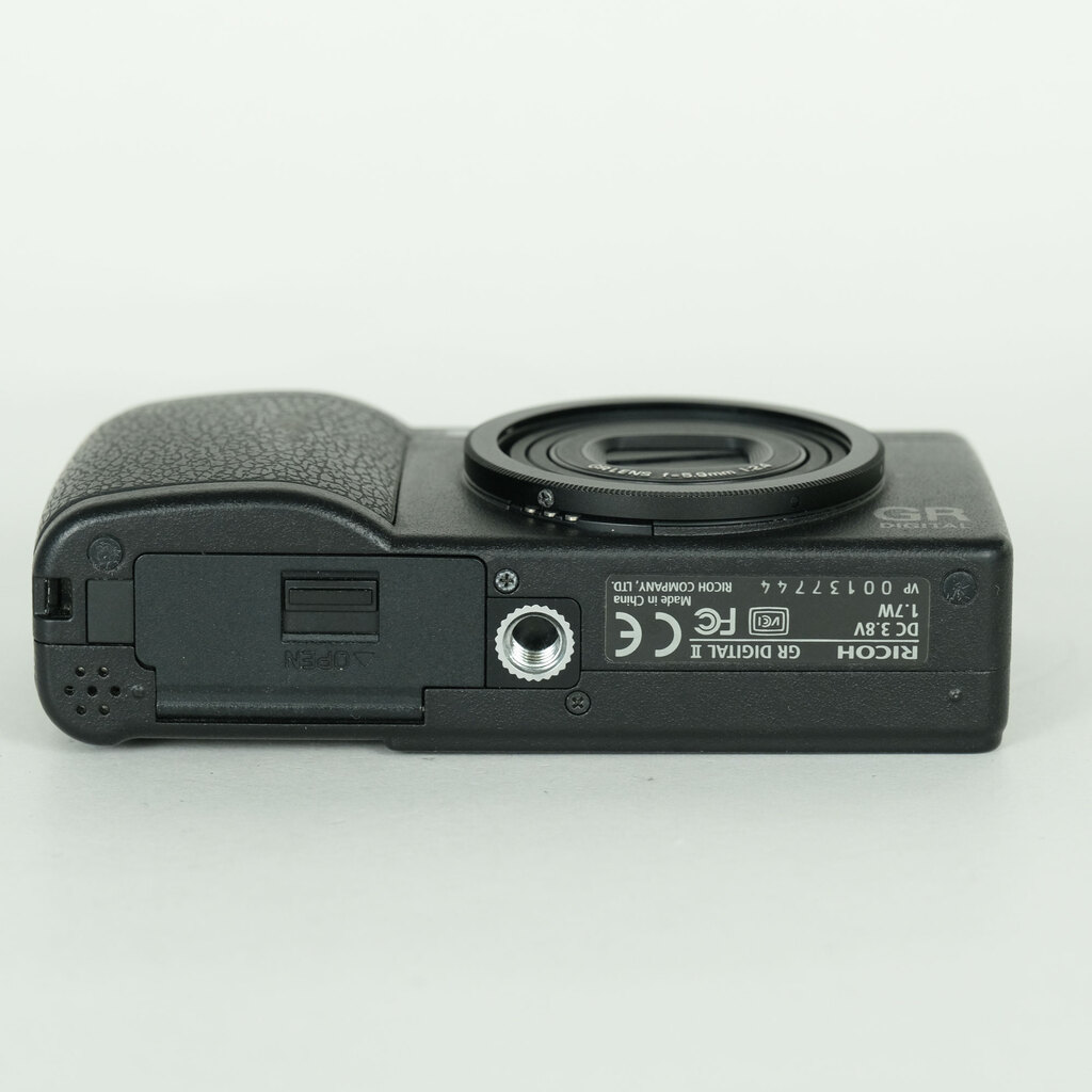RICOH GR DIGITAL II