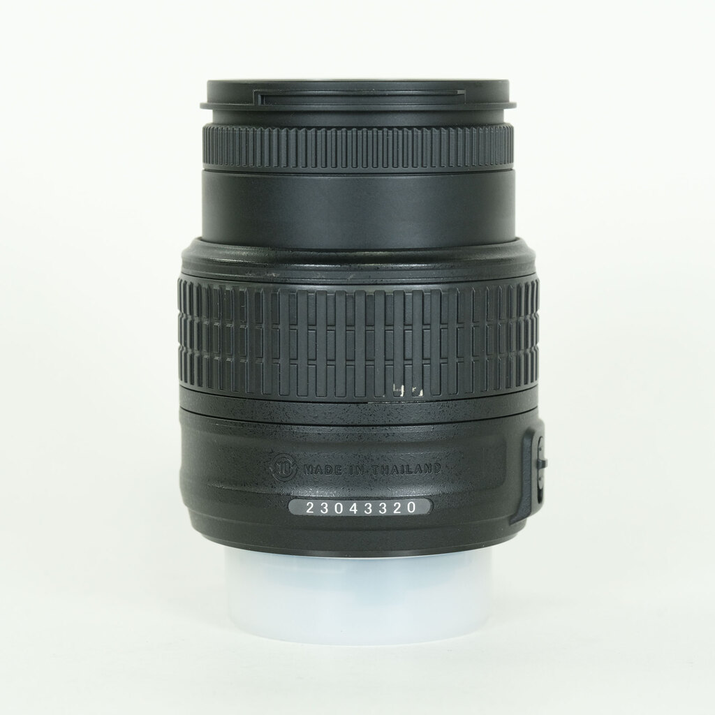 Nikon AF-S DX NIKKOR 18-55mm f3.5-5.6G VR II Nikon AF-S DX NIKKOR 18-55mm f3.5-5.6G VR II