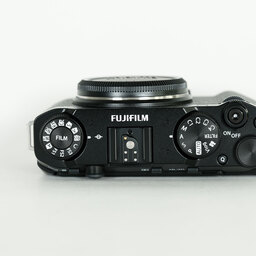 FUJIFILM X-M5