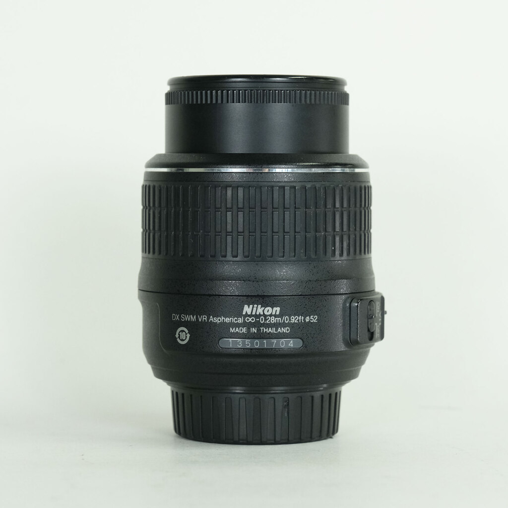 Nikon AF-S DX NIKKOR 18-55mm F3.5-5.6 G VR Nikon AF-S DX NIKKOR 18-55mm F3.5-5.6 G VR