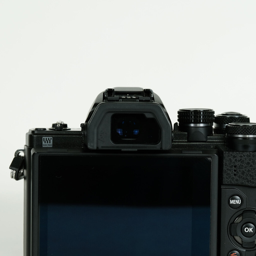 OLYMPUS OM-D E-M10 Mark II OLYMPUS OM-D E-M10 Mark II