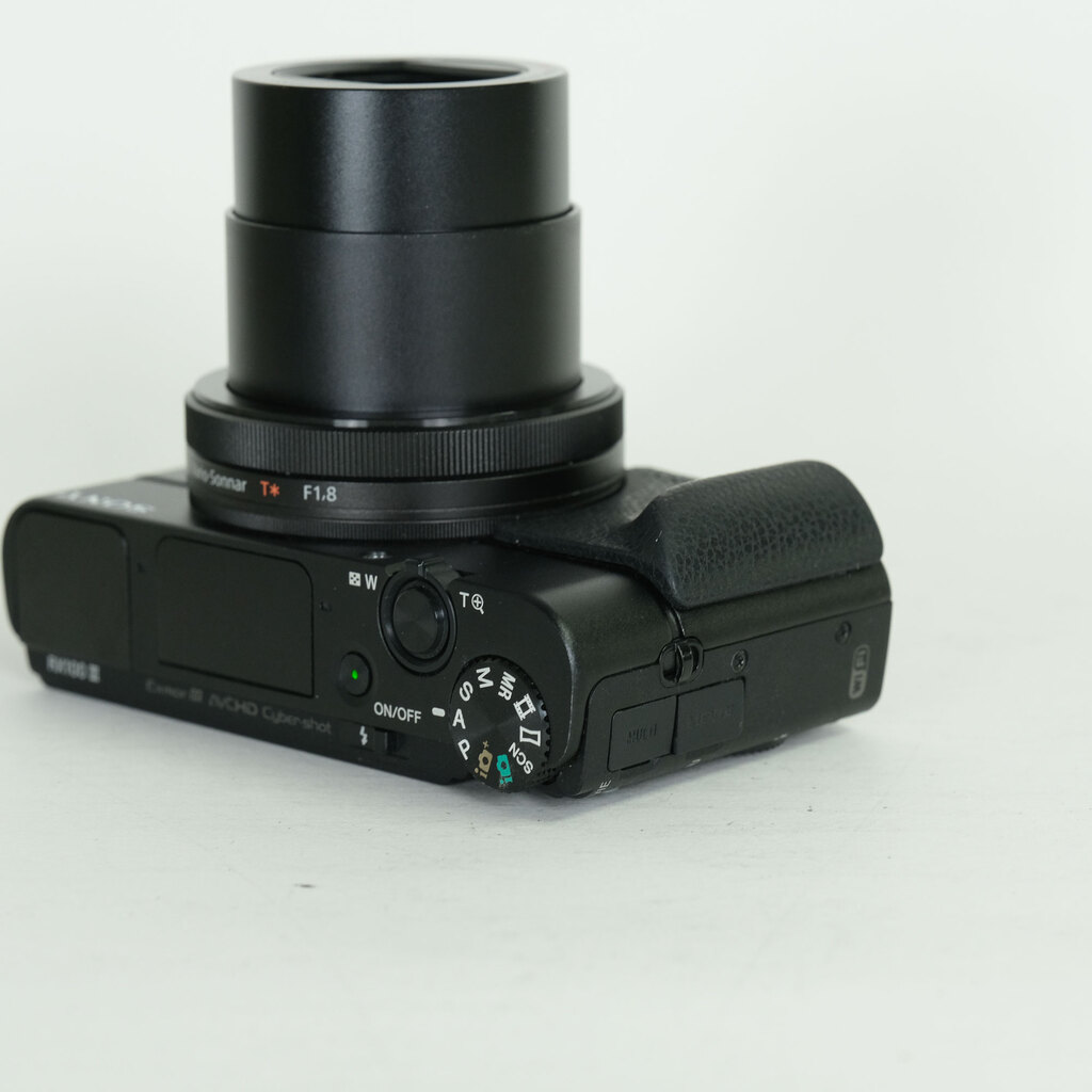 SONY Cyber-shot DSC-RX100M3