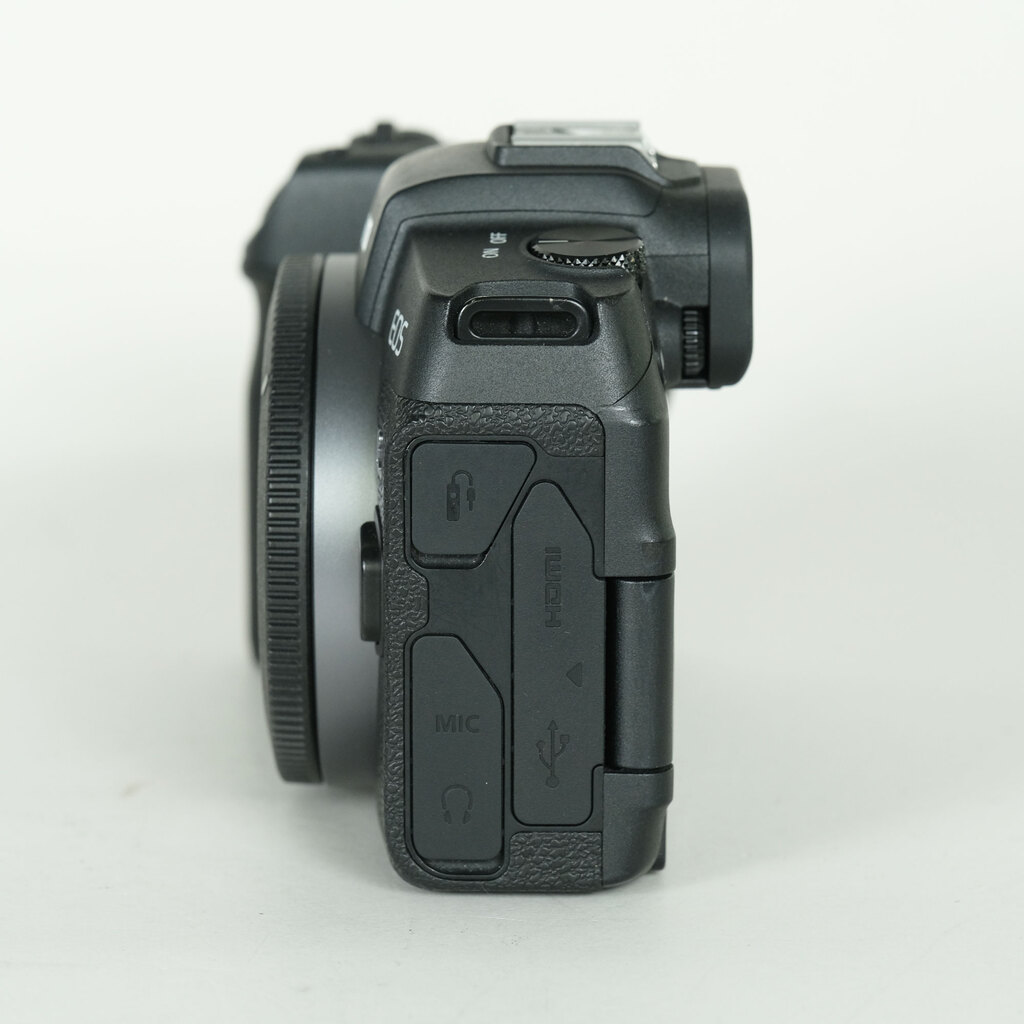 Canon EOS RP [�{�f�B]