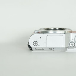 Panasonic LUMIX DC-GF10 ボディ オレンジ