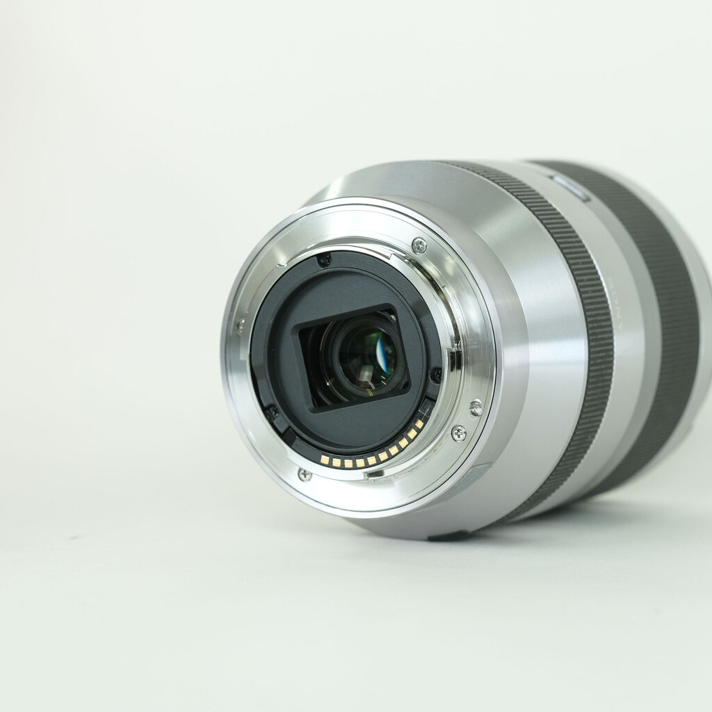 SONY E18-200mm F3.5-6.3 OSS SEL18200