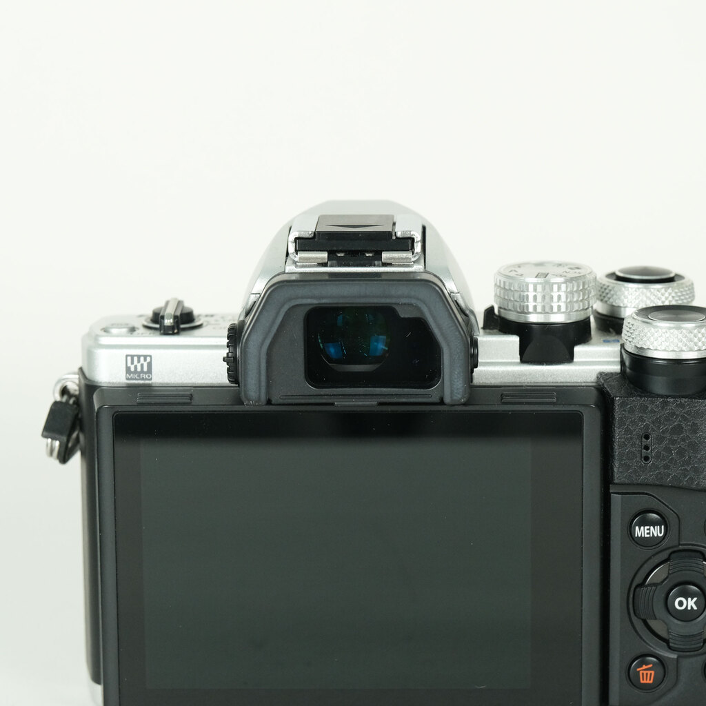 OLYMPUS OM-D E-M10 Mark II