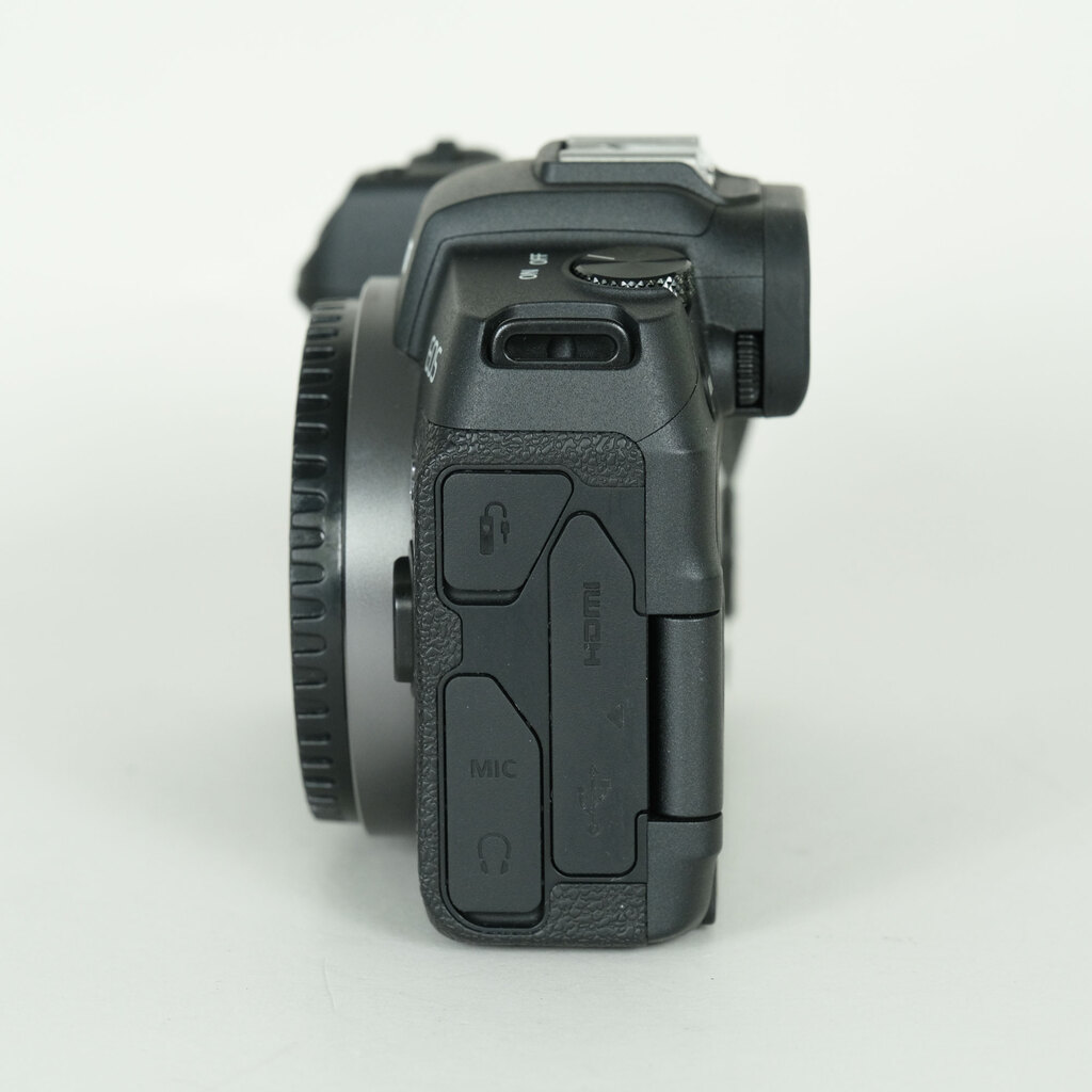 Canon EOS RP [�{�f�B]