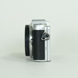 Panasonic LUMIX DMC-GF7 ボディ シルバー