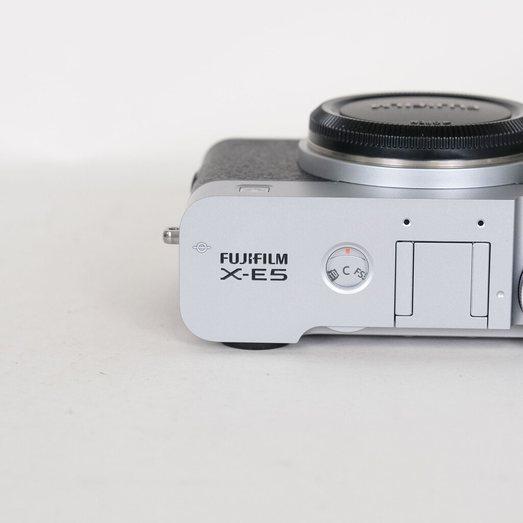 FUJIFILM X-E5
