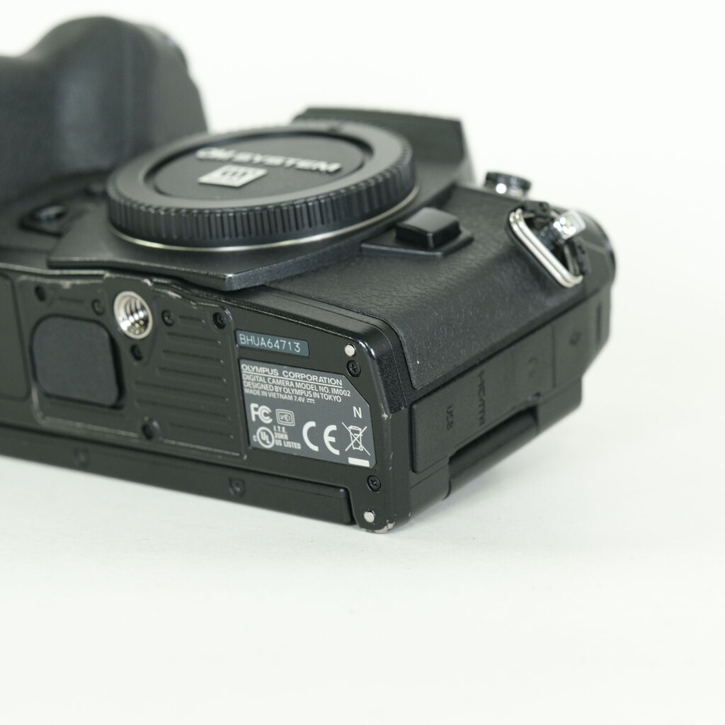 OLYMPUS OM-D E-M1 Mark II