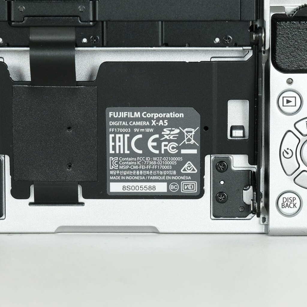 FUJIFILM X-A5 ボディ ブラウン