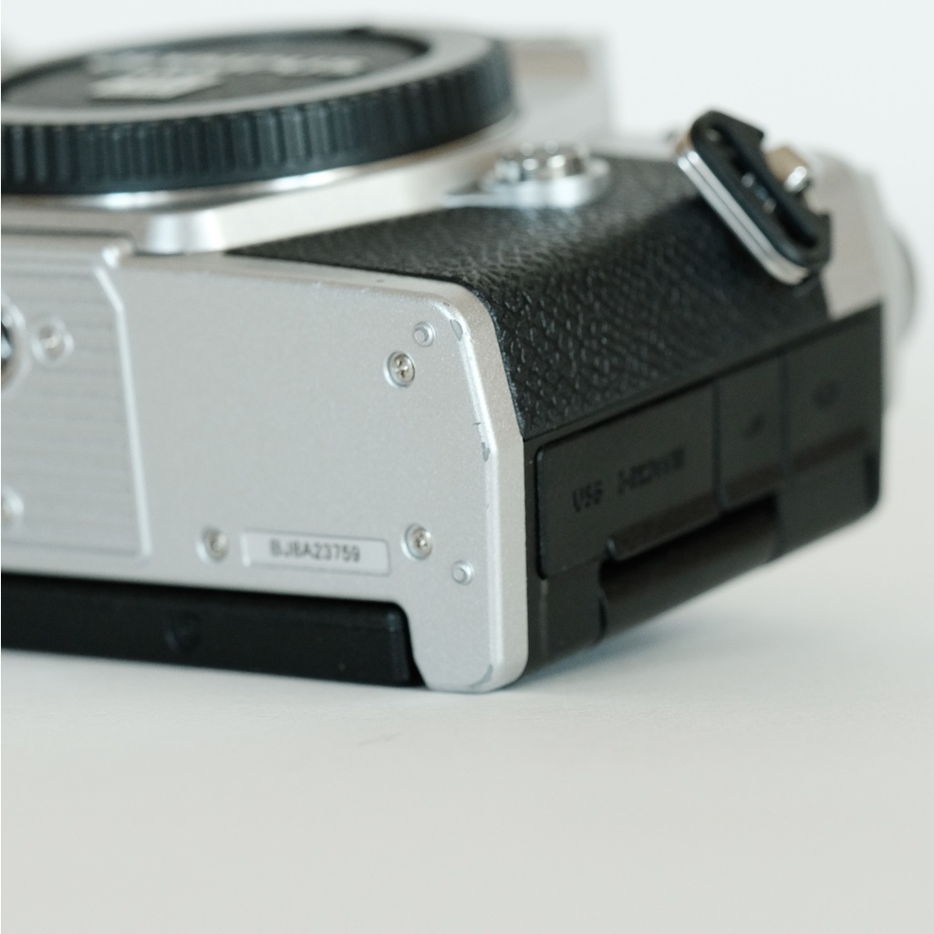 OLYMPUS OM-D E-M5 Mark III