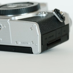 OLYMPUS OM-D E-M5 Mark III