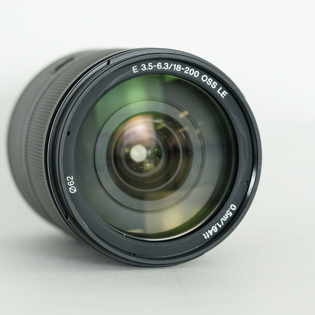 SONY E18-200mm F3.5-6.3 OSS LE SEL18200LE
