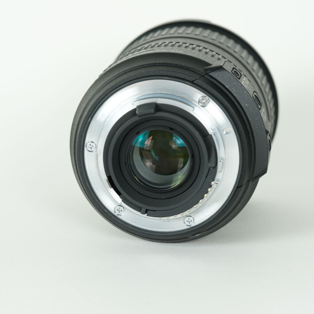 Nikon AF-S DX VR Zoom-Nikkor 18-200mm F3.5-5.6G IF-ED